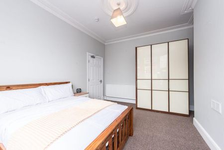 5 bedroom terraced house to rent - Photo 3