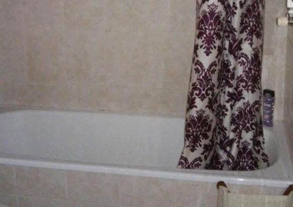 Arrendo quarto junto ao hospital Sao Joao