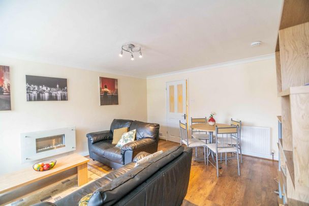 8 Melrose Close - Photo 1