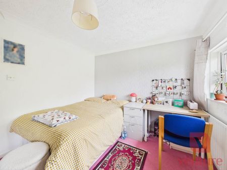 4 bedroom end of terrace house to rent - Photo 4