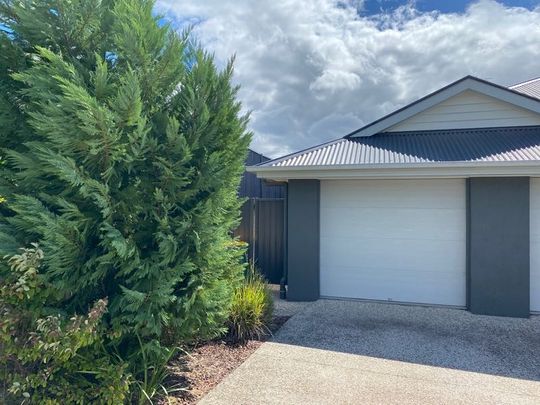 2/1 Gooloowan Circuit, Brassall QLD 4305 - House For Rent | Domain - Photo 1