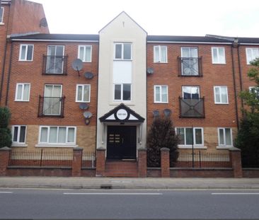 Room in a Shared Flat, Stretford Road, M15 - Photo 3