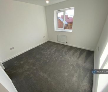 3 bedroom detached house to rent - Photo 3