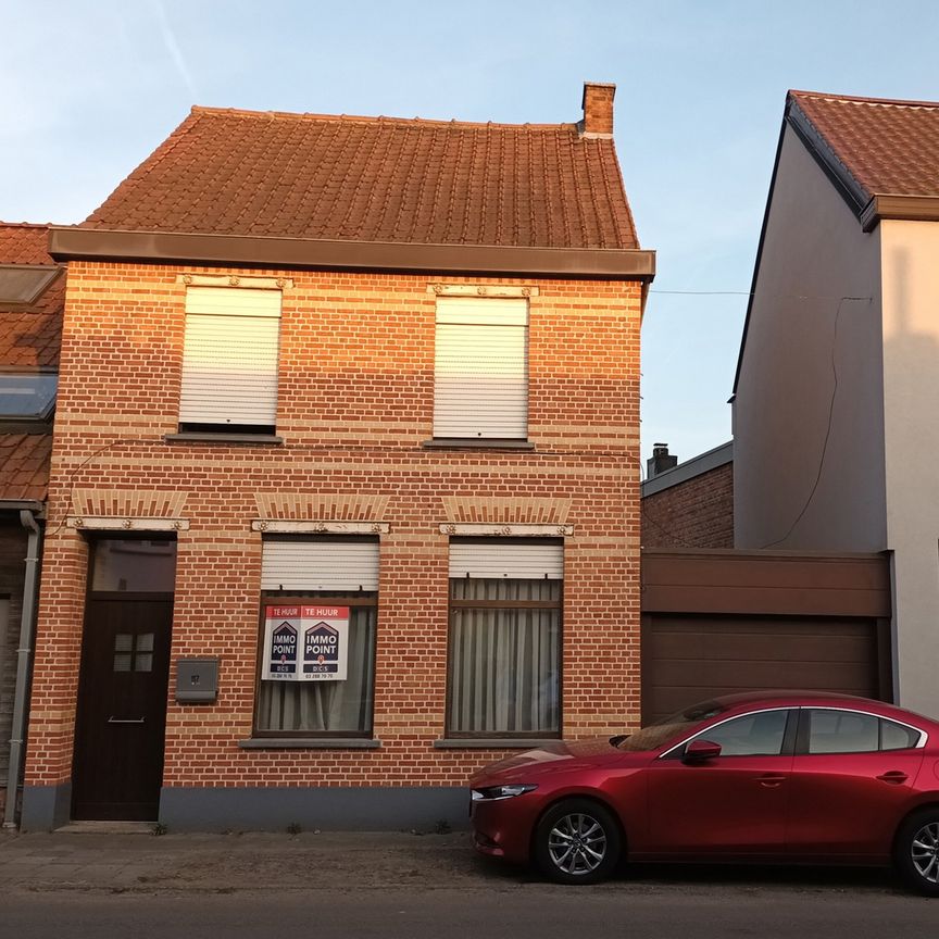 Gezellige, opgefriste woning met tuin, garage en 2 slaapkamers dichtbij het centrum - Photo 1