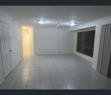 9 Queen Charlotte Court, Mudgeeraba, Qld 4213 - Photo 3
