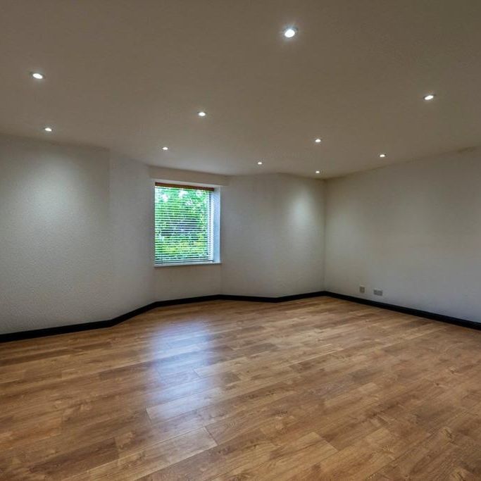 5 bedroom detached house to rent - Photo 1