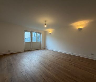 4 Bed Terraced House, Cottingley Drive, LS11 - Photo 2