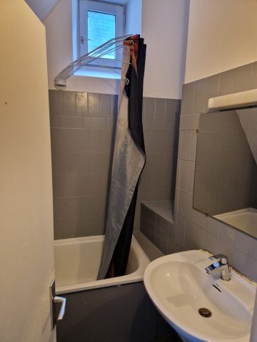 Location Appartement 2 pièces 51m² BAYEUX 14400 - Photo 3