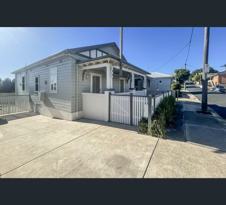 27 Lakeview Street, Boolaroo, NSW 2284 - Photo 2