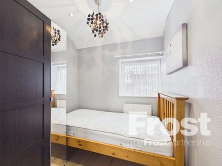Warren Close, Slough, Berkshire,SL3 - Photo 2