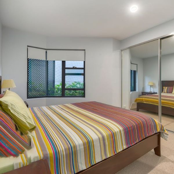 Executive Furnished Apartment with City Views! - Photo 1