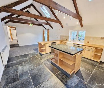 1 bedroom barn conversion to rent - Photo 5