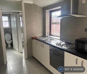 4 bedroom terraced house to rent - Photo 6