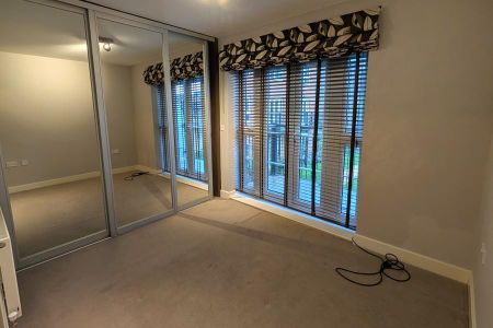 4 bedroom townhouse to rent - Photo 2