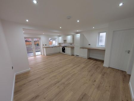 3 bedroom end of terrace house to rent - Photo 4