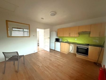 1 bedroom flat to rent - Photo 4