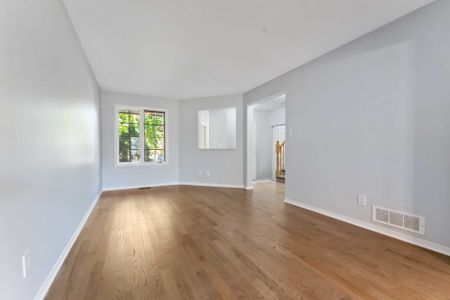 For Lease - 18 Ravenscroft Court, Stittsville - Munster - Richmond, Ontario - Photo 4