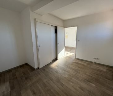 Sommières Hors Centre Piéton - Appartement T2 de 32,29m² au 2ème étage - Photo 6