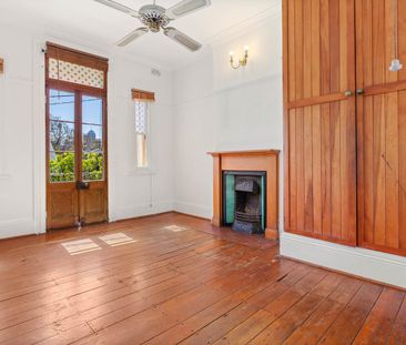 Character-Filled Victorian Terrace with City Views - Photo 2