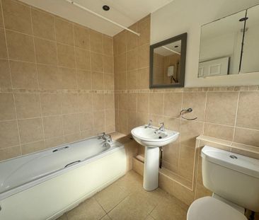 3 bedroom terraced house to rent - Photo 3