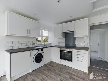 2 bedroom flat to rent - Photo 4