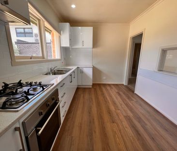 16 Woorite Place, Keilor East VIC 3033 - Photo 2