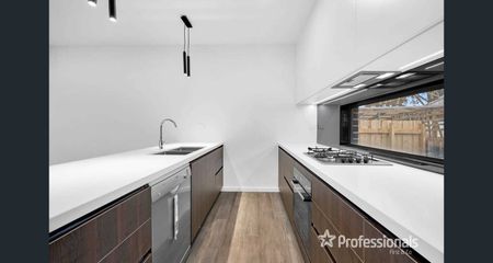 2A Maxine Court, Noble Park VIC 3174 - Photo 2