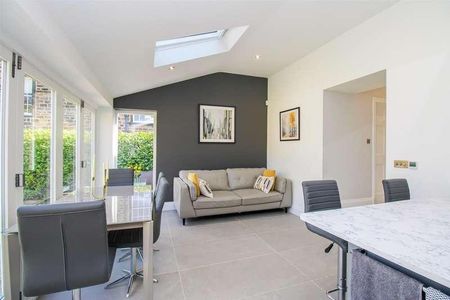 Heath, Wakefield, WF1 - Photo 3