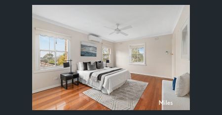 IMPRESSIVE HOME WITH PANORAMIC VIEWS - Photo 3