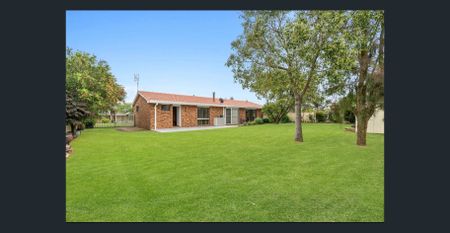 Beautiful family home with exceptional space and versatility - Photo 3