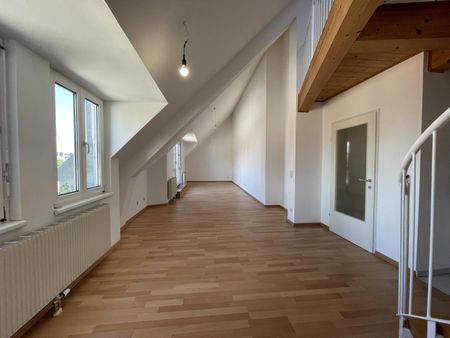 DG-Maisonette mit Terrasse in Liesing // 1 Schlafzimmer + große Galerie!! - Photo 2