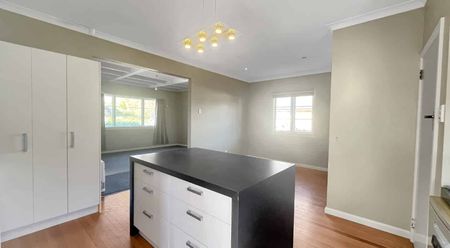 WEST END - 3 BEDROOMS - Photo 3