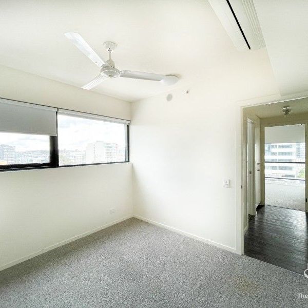 Spacious 3-Bedroom Apartment in Prime South Brisbane Location - Photo 1