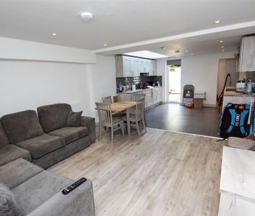 6 bedroom house to rent - Photo 1