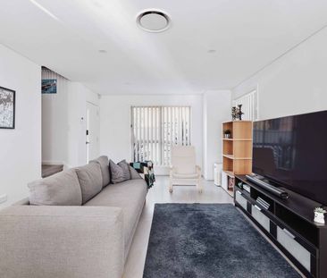 Home For Rent - Photo 4