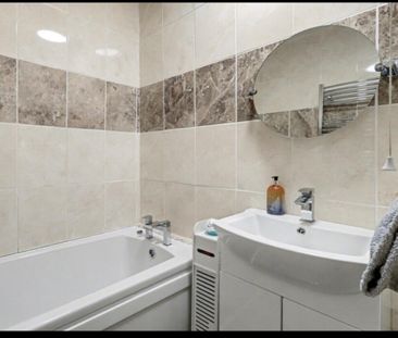 2 Bed Flat, Friern Road, SE22 - Photo 6