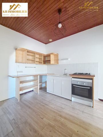 Location Maison 5 pièces 81m² ST JULIEN EN ST ALBAN 07000 - Photo 2