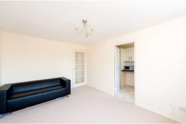 1 Bed Flat, Telegraph Place, E14 - Photo 1