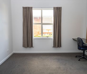 Spacious, Warm & Prime Location - 2026 - Photo 1