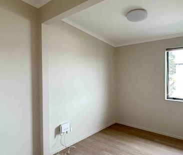 Modern One Bedroom Apartment - Photo 4