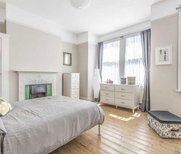 4 bedroom terraced house to rent - Photo 3