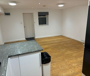 5 Bed Terraced House, Hove, BN3 - Photo 1