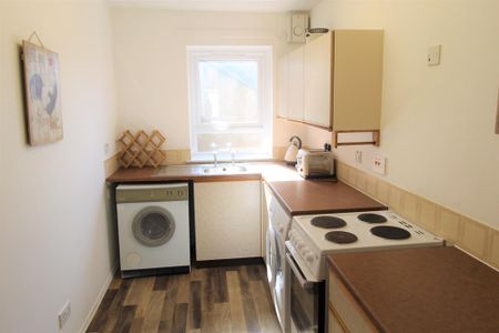 1 bedroom flat to rent - Photo 4