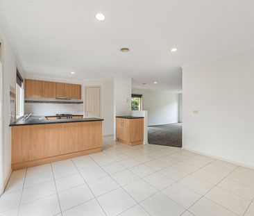 Modern Gem in Wantirna South - Photo 2