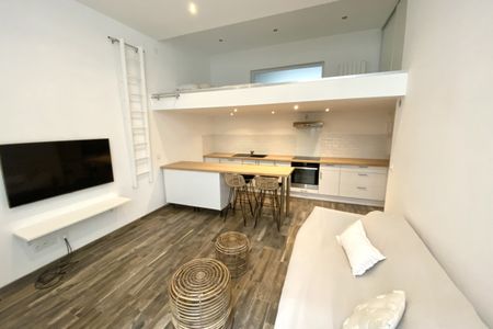 APPARTEMENT - RUE DE L'ARSENAL - FONDAUDEGE - Photo 2