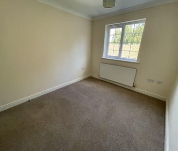 Carisbrooke Way, Div[Itemprop='Addresslocality'] - Photo 3