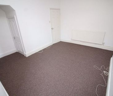 2 Bedroom Terraced House - Photo 2