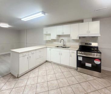 130 Kingslake Road #Lower - Photo 2