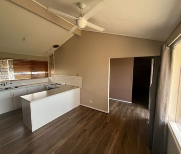 8 Hobbs Court, Port Augusta West - Photo 5