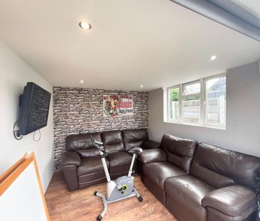 3 bedroom semi-detached house to rent - Photo 2